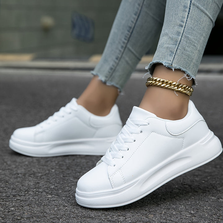 Baskets en cuir blanc nettes pour femme