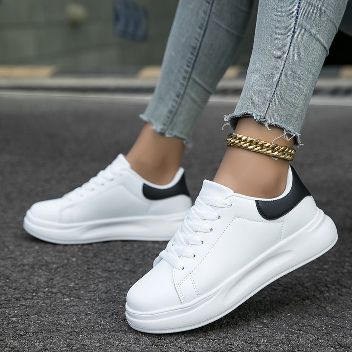 Baskets en cuir blanc pour femmes