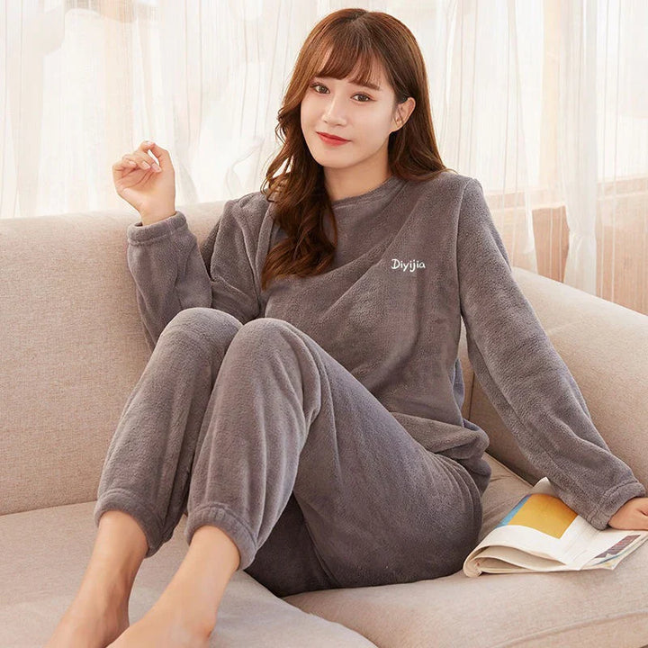 Luna Luxe – Ensemble de Pyjama pour Femme avec Design Élégant et Confort Suprême