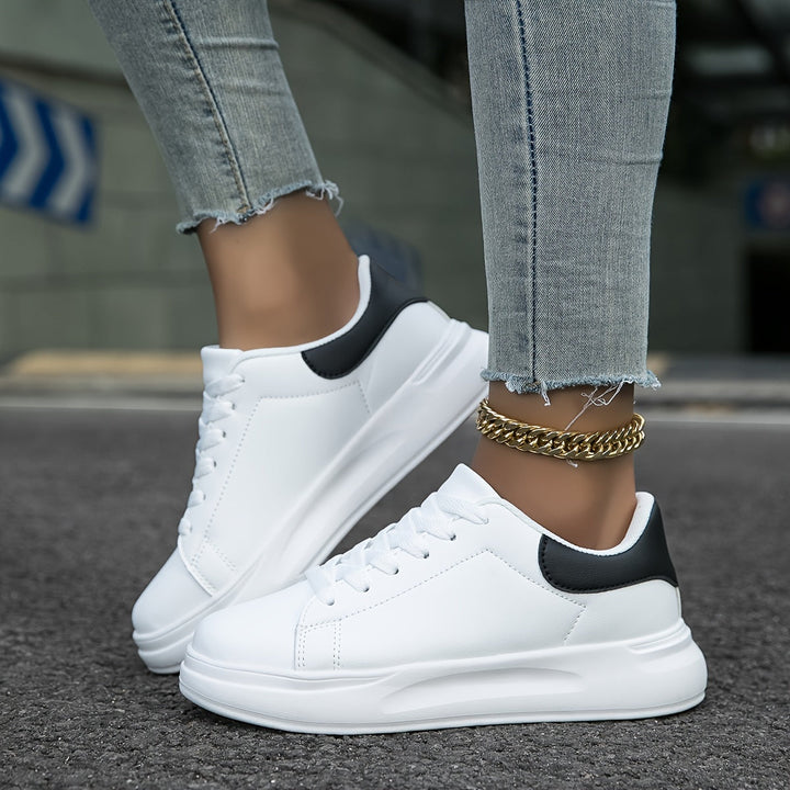 Baskets en cuir blanc nettes pour femme