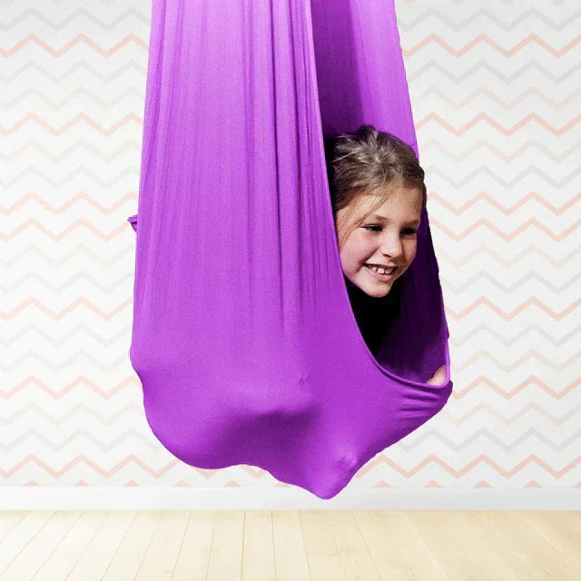 Balançoire Thérapeutique Suspendue pour Enfants Pod Sensoriel Intérieur Créer un Environnement Apaisant et Stimulant pour Votre Enfant