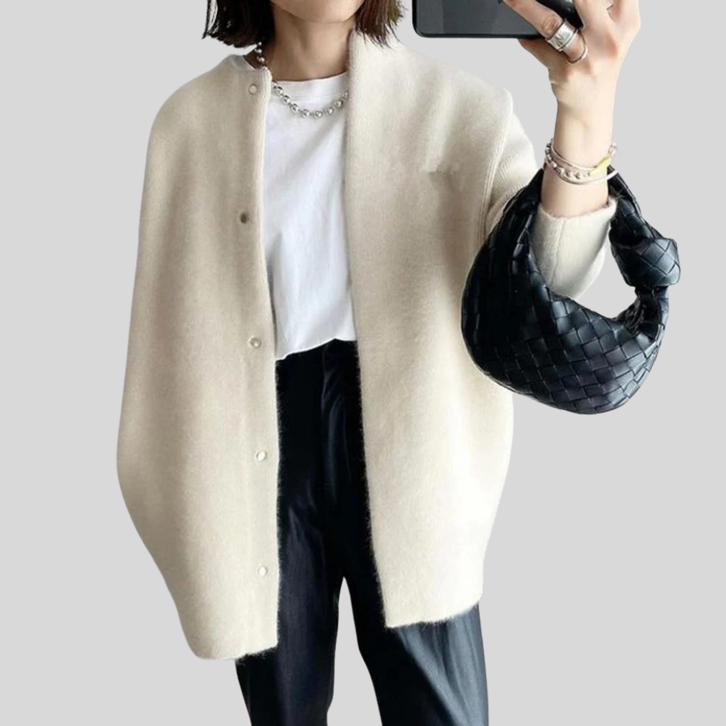 Cardigan Élégant – Couche Tricotée Raffinée