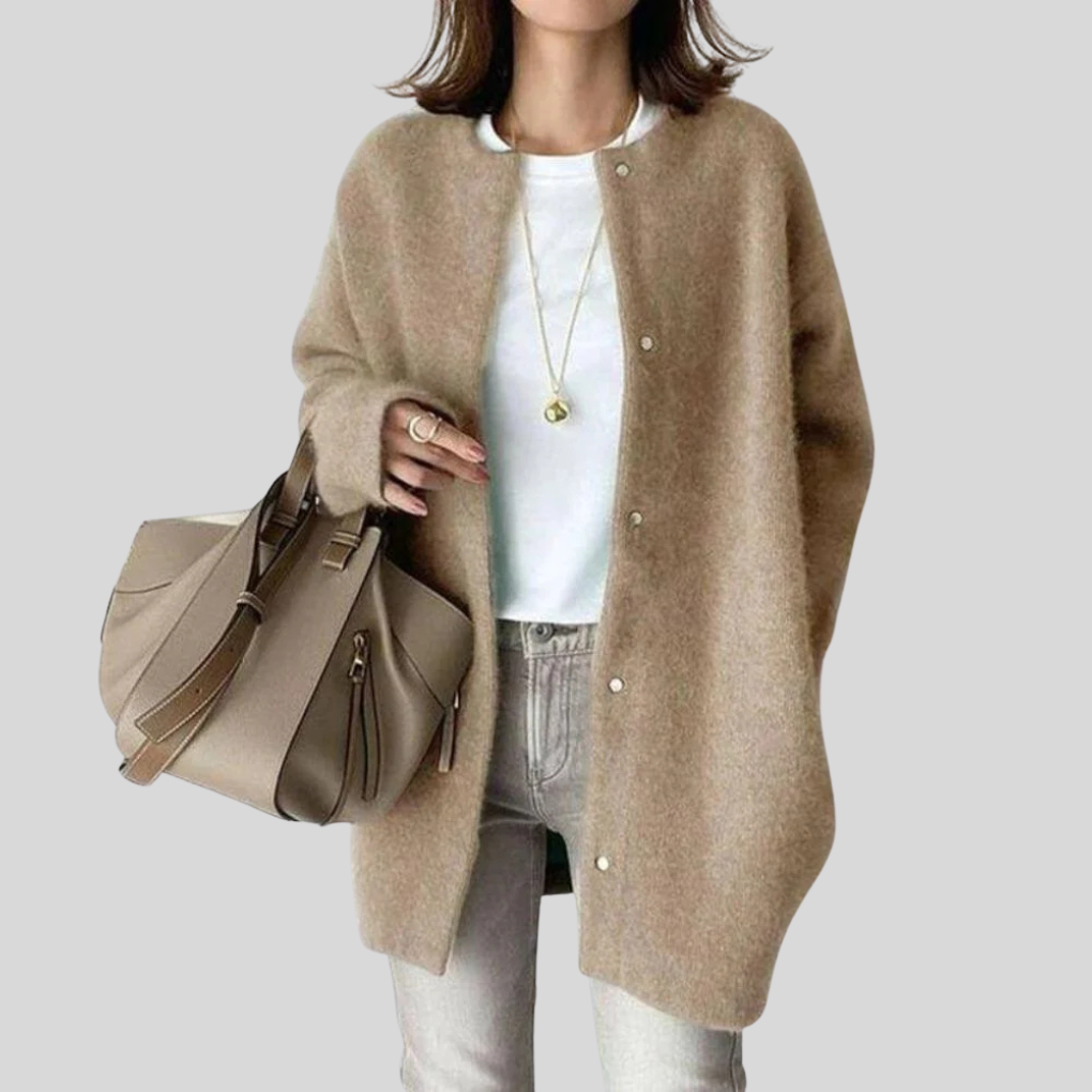 Cardigan Élégant – Couche Tricotée Raffinée