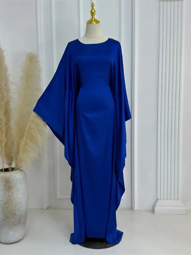 Robe Maxi Élégante avec Bretelles Fines et Fente Haute