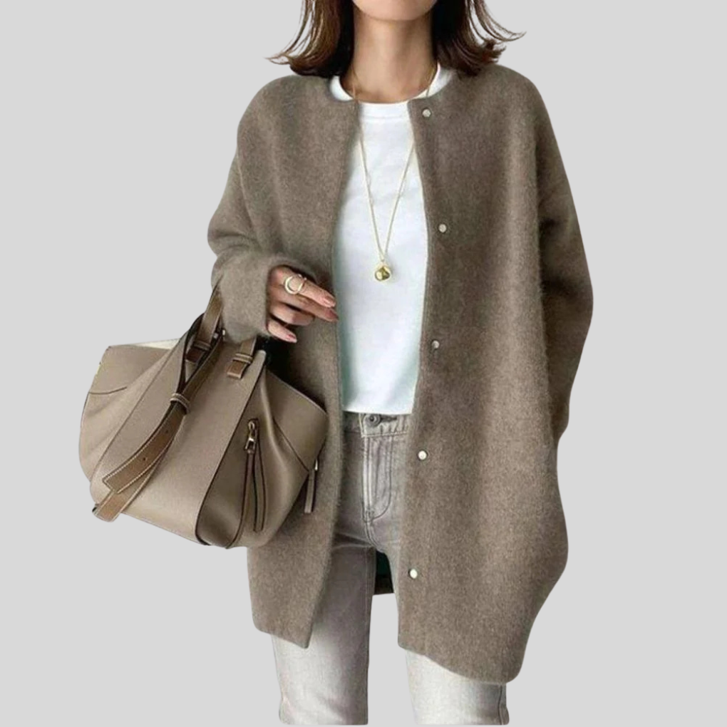 Cardigan Élégant – Couche Tricotée Raffinée