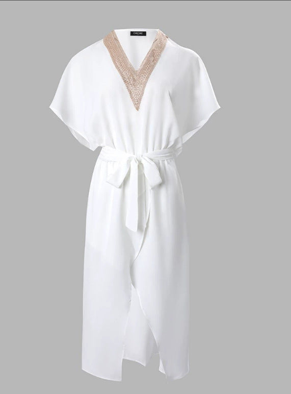 Robe Midi Blanche Moderne avec Col en V Lignes Nettes