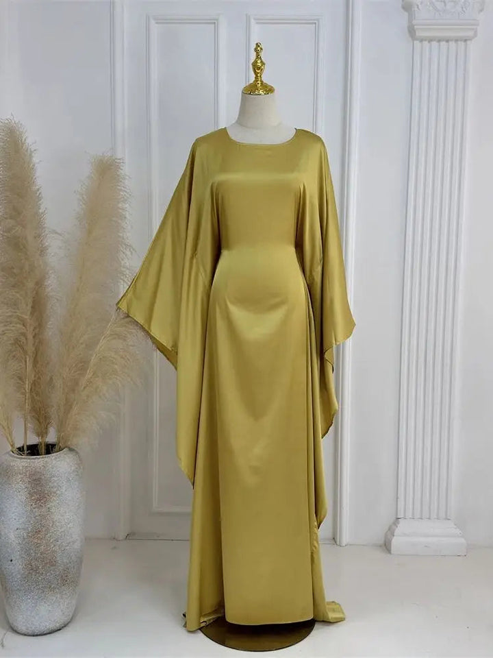 Robe Maxi Élégante avec Bretelles Fines et Fente Haute