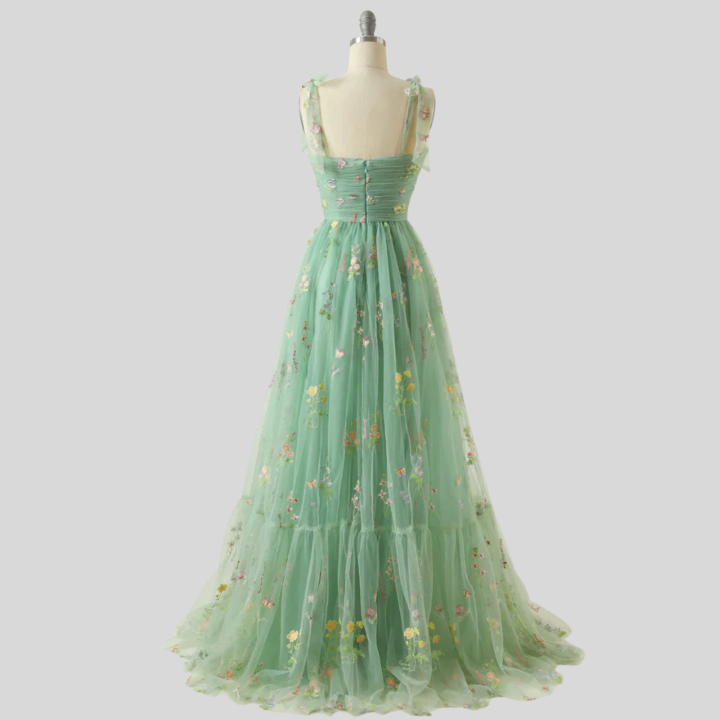 Robe de bal en tulle brodée élégante – Tenue de soirée