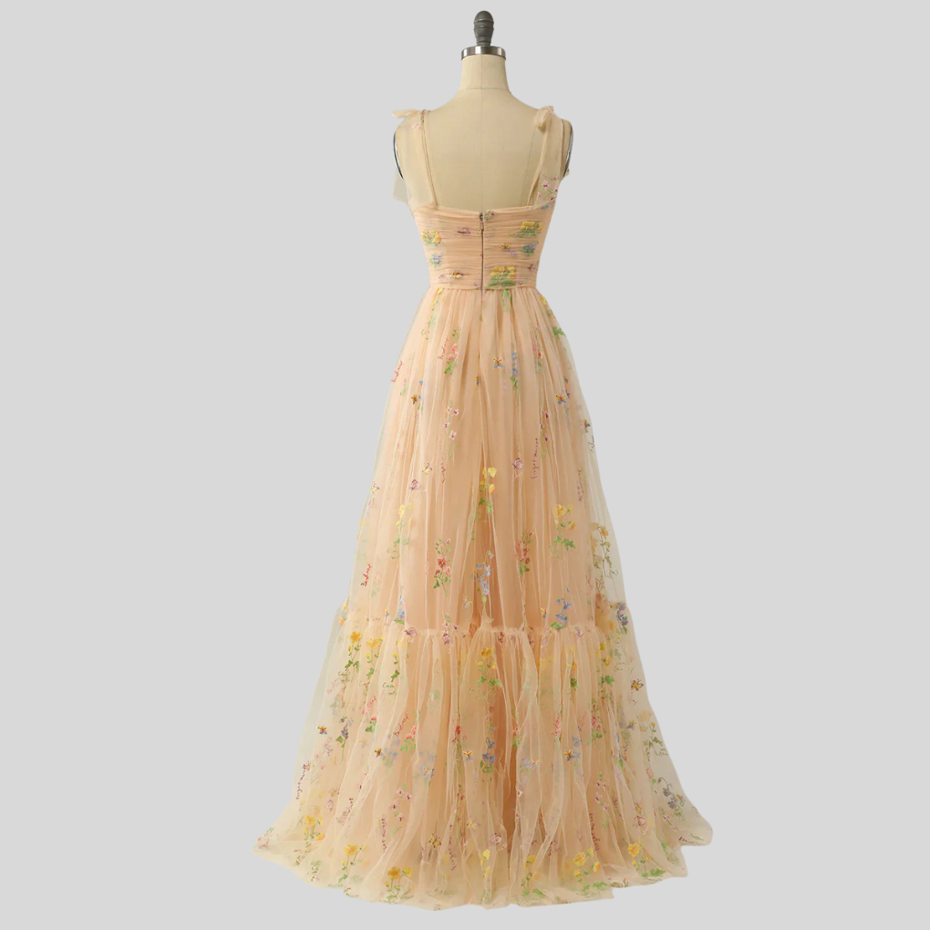 Robe de bal en tulle brodée élégante – Tenue de soirée
