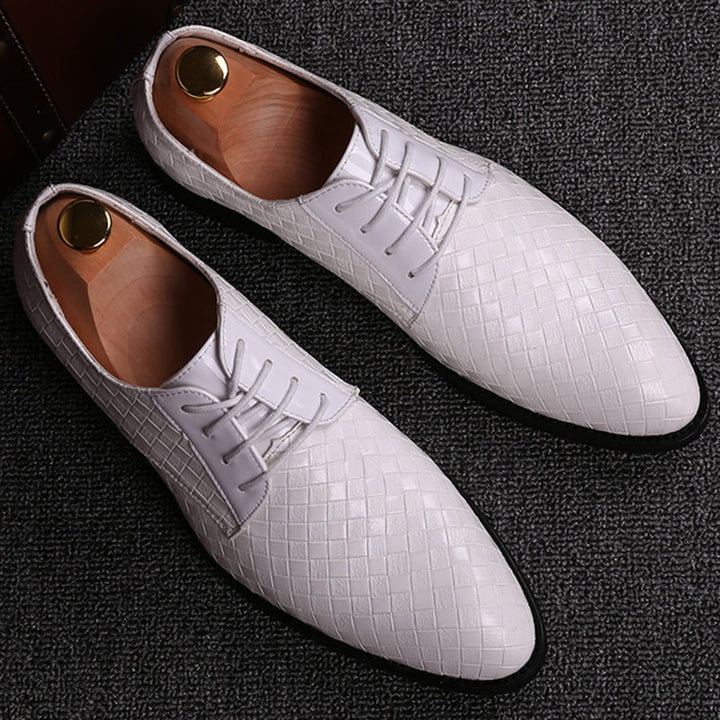 Chaussures en cuir propre à lacets pour hommes