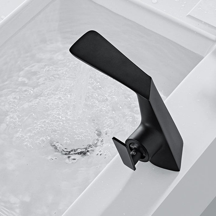 Armes - Robinet Cascade en Laiton Vintage