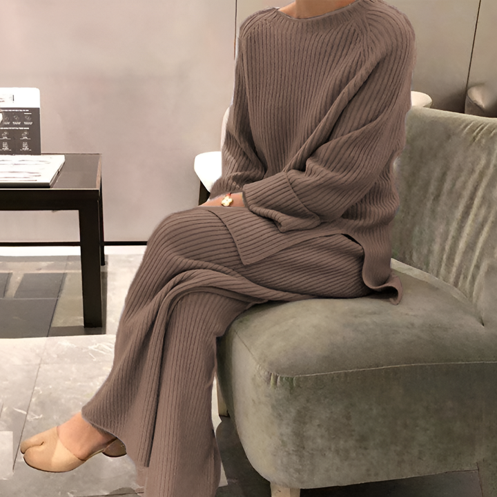 Ensemble pull tricoté et pantalon
