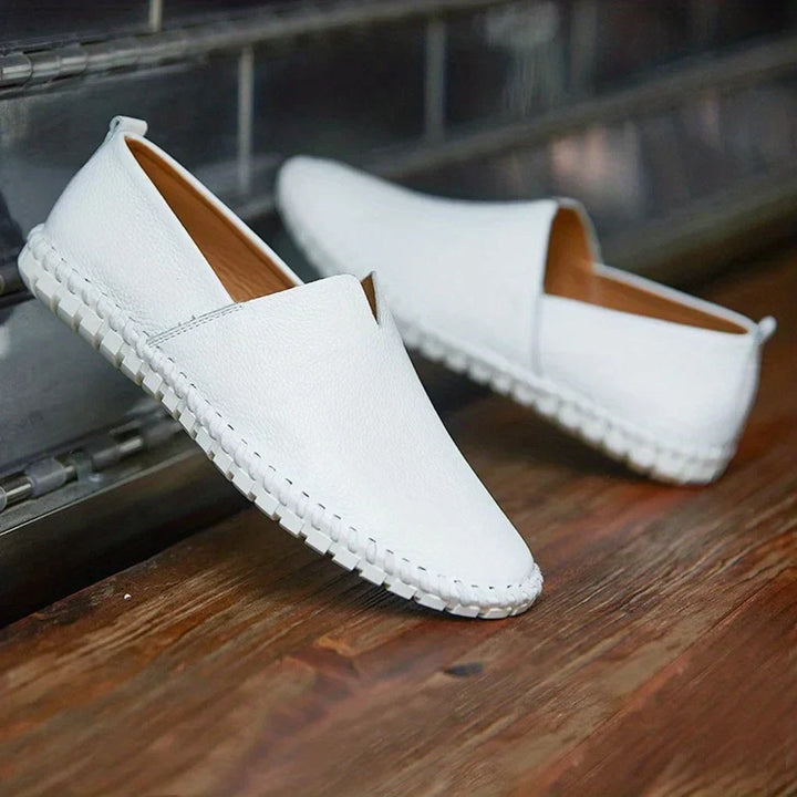 Mocassins Élegants Mat En Cuir Véritable