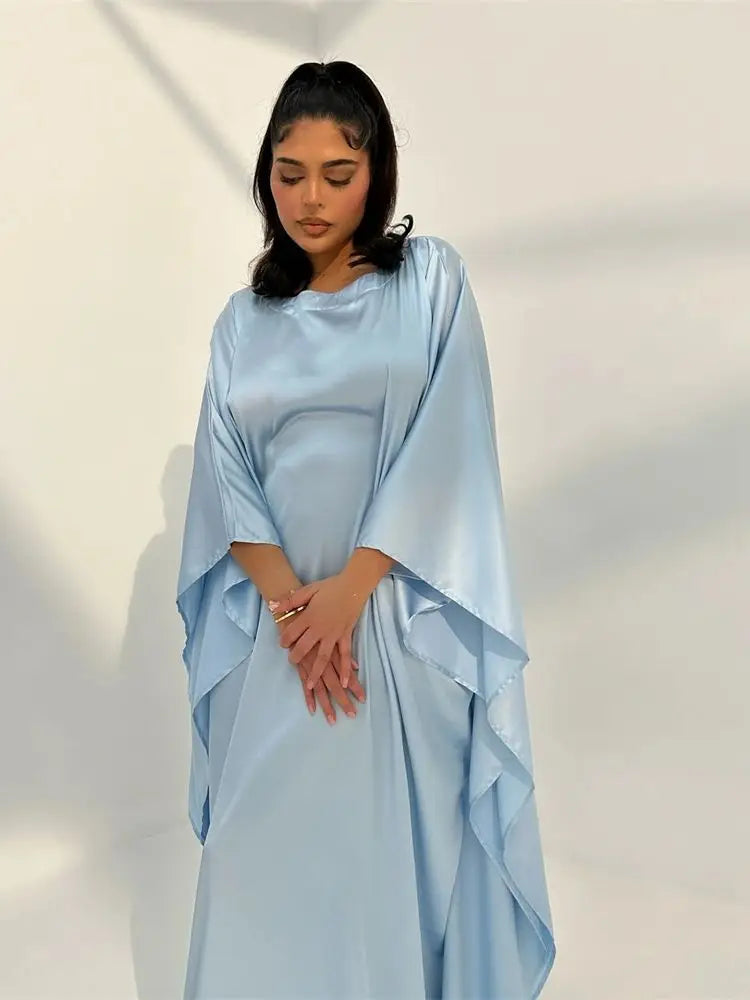 Robe Maxi Élégante avec Bretelles Fines et Fente Haute