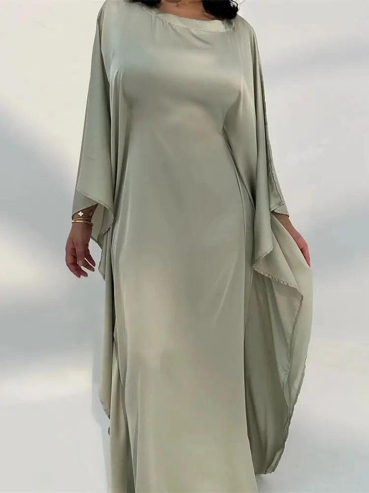 Robe Maxi Élégante avec Bretelles Fines et Fente Haute