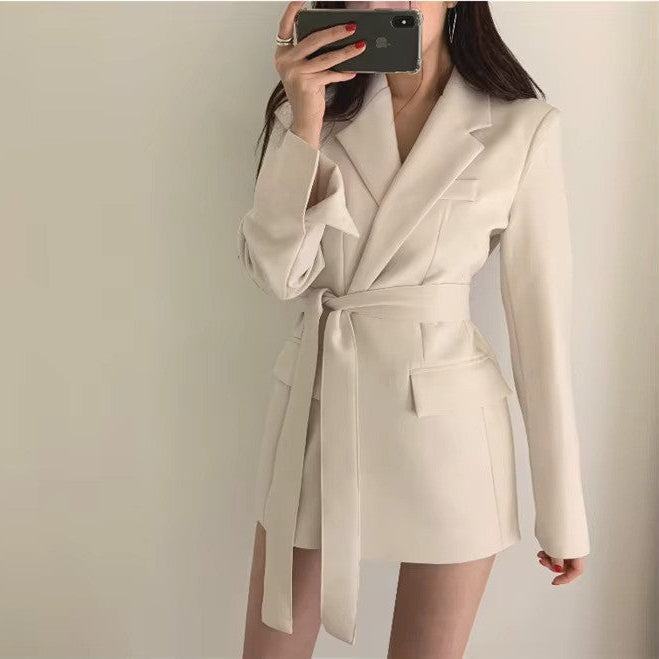 Blazer Ceinturé pour Femme – Structure Élégante & Style Polyvalent