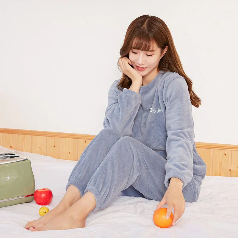 Luna Luxe – Ensemble de Pyjama pour Femme avec Design Élégant et Confort Suprême