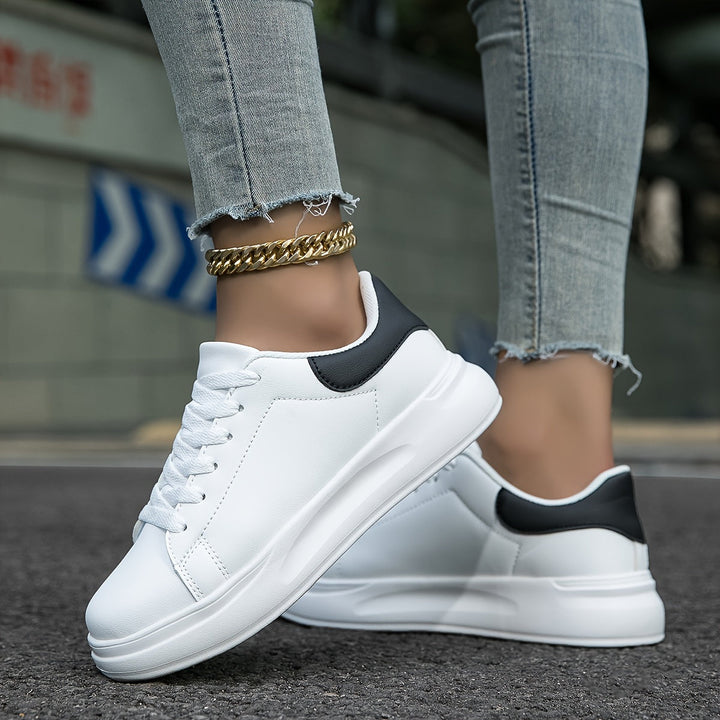 Baskets en cuir blanc pour femmes