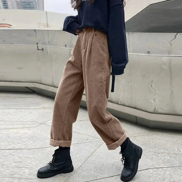 Pantalons en Corduroy pour Femmes – Texture Riche avec Bord Casual