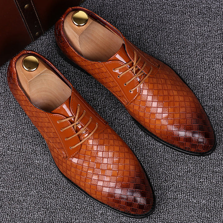 Chaussures en cuir propre à lacets pour hommes