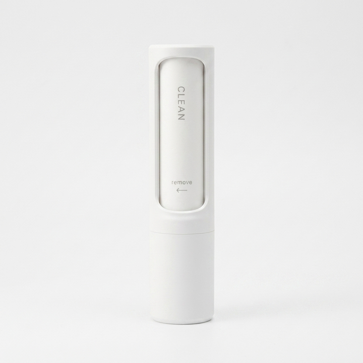 Outil portable de nettoyage des poils d'animaux auto-nettoyant