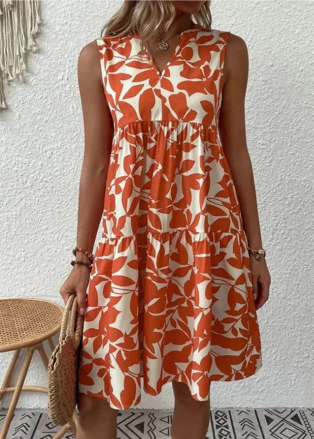 Robe d'été élégante avec décolleté en V et silhouette féminine
