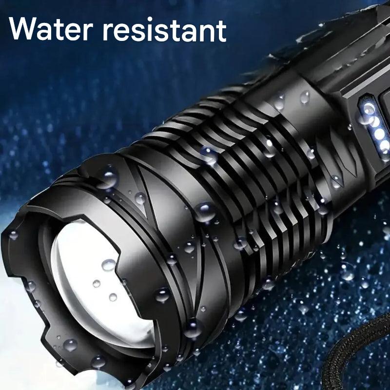 Lampe Militaire OutdoorHaven – Torche Tactique 5000 Lumen